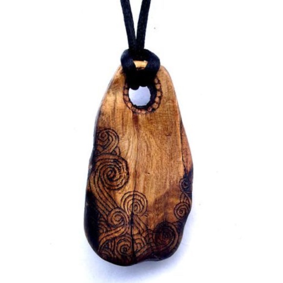 Oregon Coast Driftwood Bundle of 50 Pieces (4 Inches to 6 Inches) - Picture 14 of 14